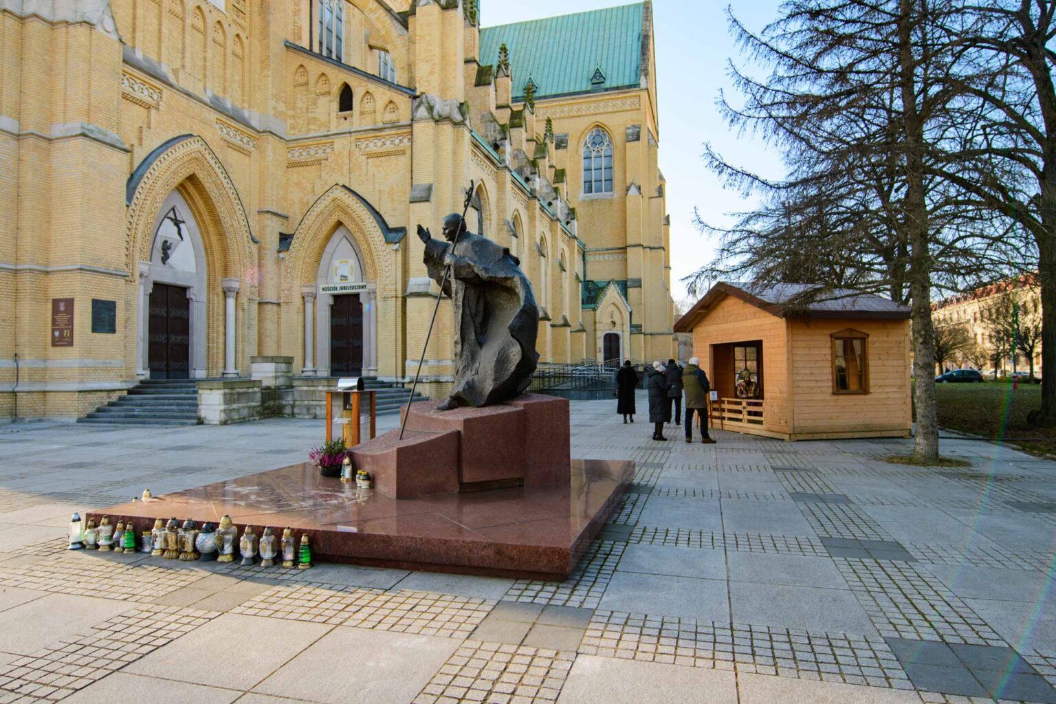 Szopka przed katedra w Lodzi fot Sebastian Szwajkowski 6