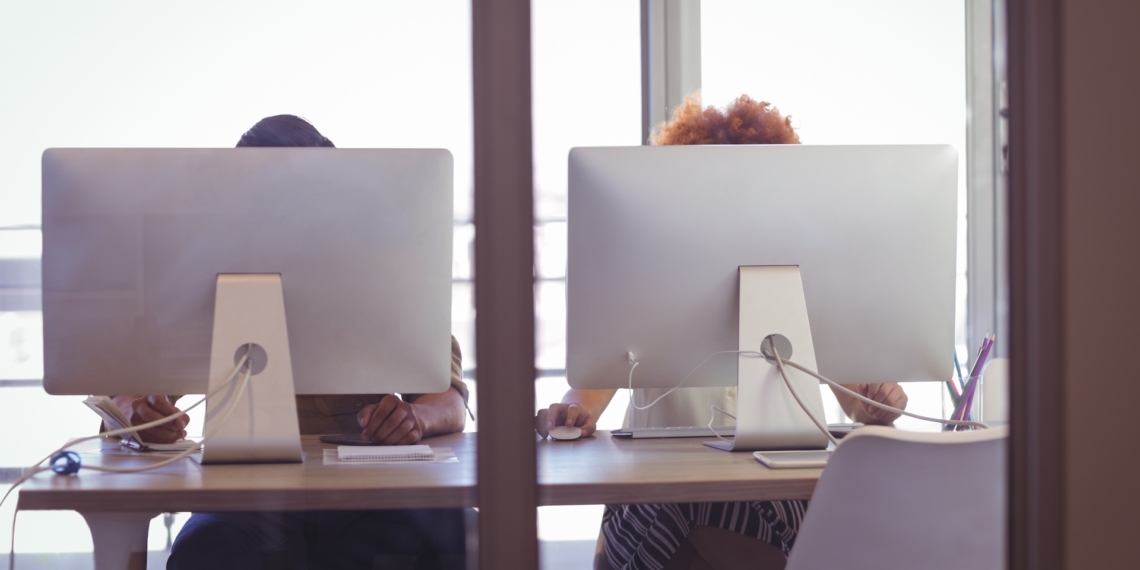 Obsługa informatyczna firm – na czym polega, co obejmuje i jakie przynosi korzyści?