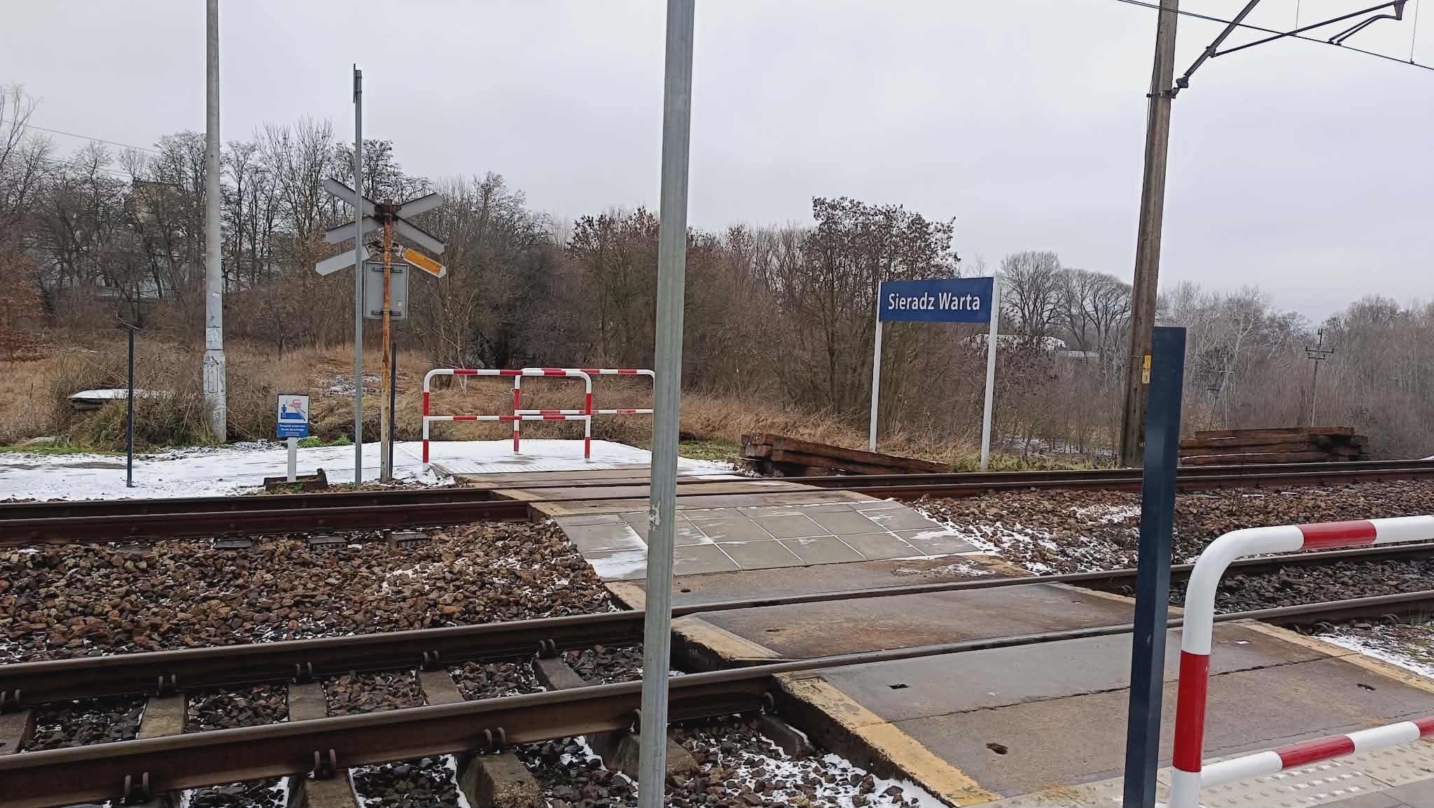 Będzie bezpieczniej i ładniej. Remont przystanku kolejowego Sieradz Warta dobiegł końca