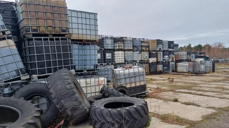 Usunięto ekologiczną bombę z powiatu bełchatowskiego. Do utylizacji trafiło 1500 ton odpadów 1 Usunięto ekologiczną bombę z powiatu bełchatowskiego. Do utylizacji trafiło 1500 ton odpadów