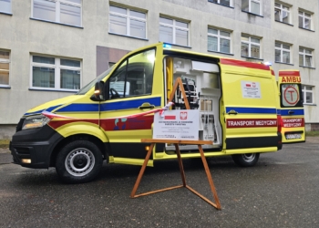Wsparcie dla sieradzkiego szpitala. Nowa karetka i pieniądze na diagnostykę