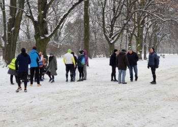 Noworoczny parkrun w Łodzi. Pobiegło kilkudziesięciu śmiałków