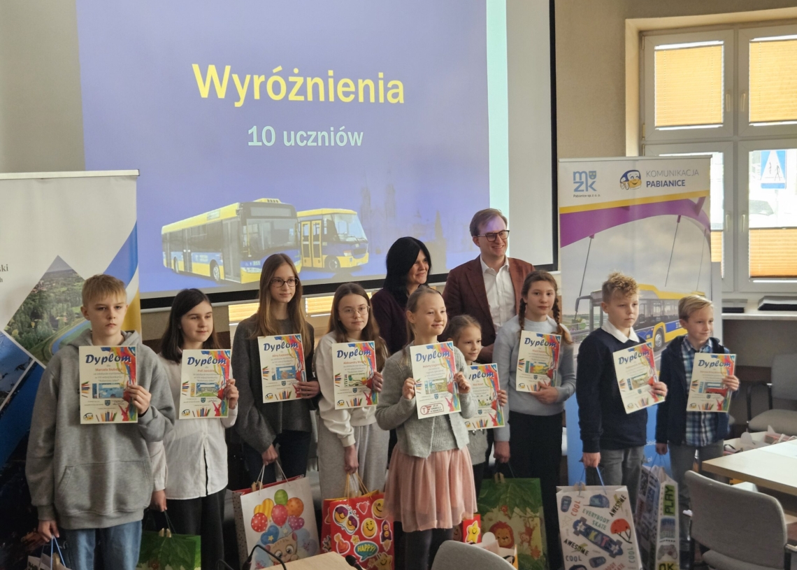 Nowy wzór biletów w pabianickiej komunikacji miejskiej. Zaprojektowały go... dzieci