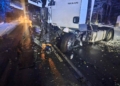 Groźny wypadek na DK71. Ciężarówka zderzyła się z osobówką, nie żyje 47-latek 2 1c784280 1a1a 4e30 9e8f d92b73423204