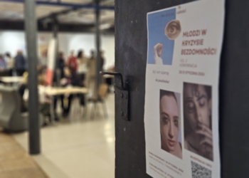 Coraz więcej dzieci w kryzysie bezdomności. Dyskutują o nich w Łodzi [ZDJĘCIA]