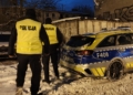 Piotrków Trybunalski: policjanci przeszukali pustostany, aby pomóc osobom w kryzysie bezdomności [WIDEO]