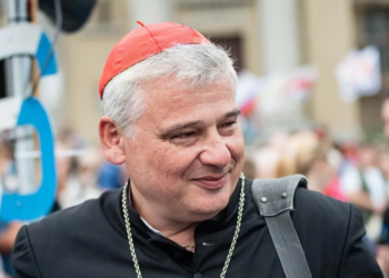 Kardynał Konrad Krajewski odznaczony przez prezydenta Ukrainy Wołodymyra Zełenskiego