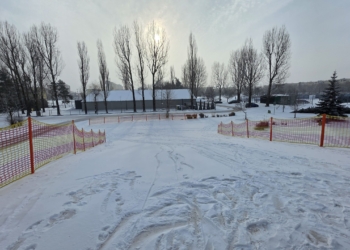 Bełchatów instaluje specjalne siatki chroniące amatorów sanek [ZDJĘCIA]