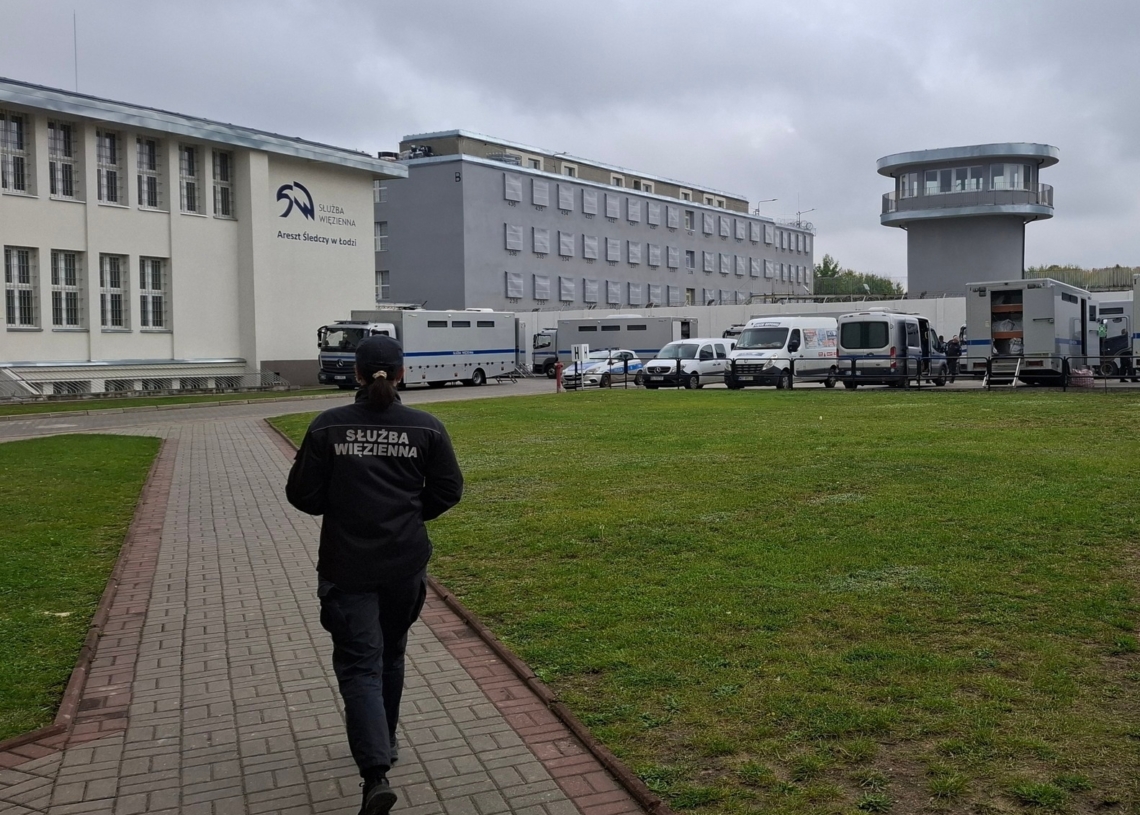 Areszt Śledczy w Łodzi poszukuje pracowników. W ogłoszeniu m.in. dodatek mieszkaniowy i wcześniejsza emerytura