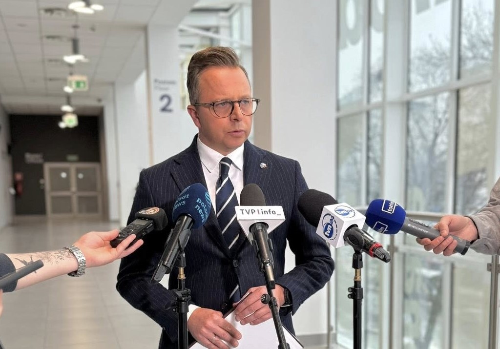 Dariusz Joński chce ukarania Węgier. Łódzki polityk zwrócił się do Komisji Europejskiej