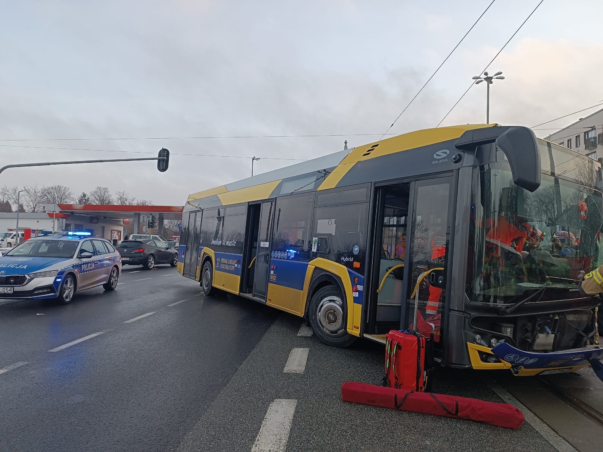 Wypadek w Pabianicach. Zderzenie tramwaju z autobusem