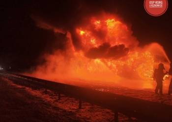Pożar naczepy na A2. Nocne zdarzenie wciąż powoduje utrudnienia