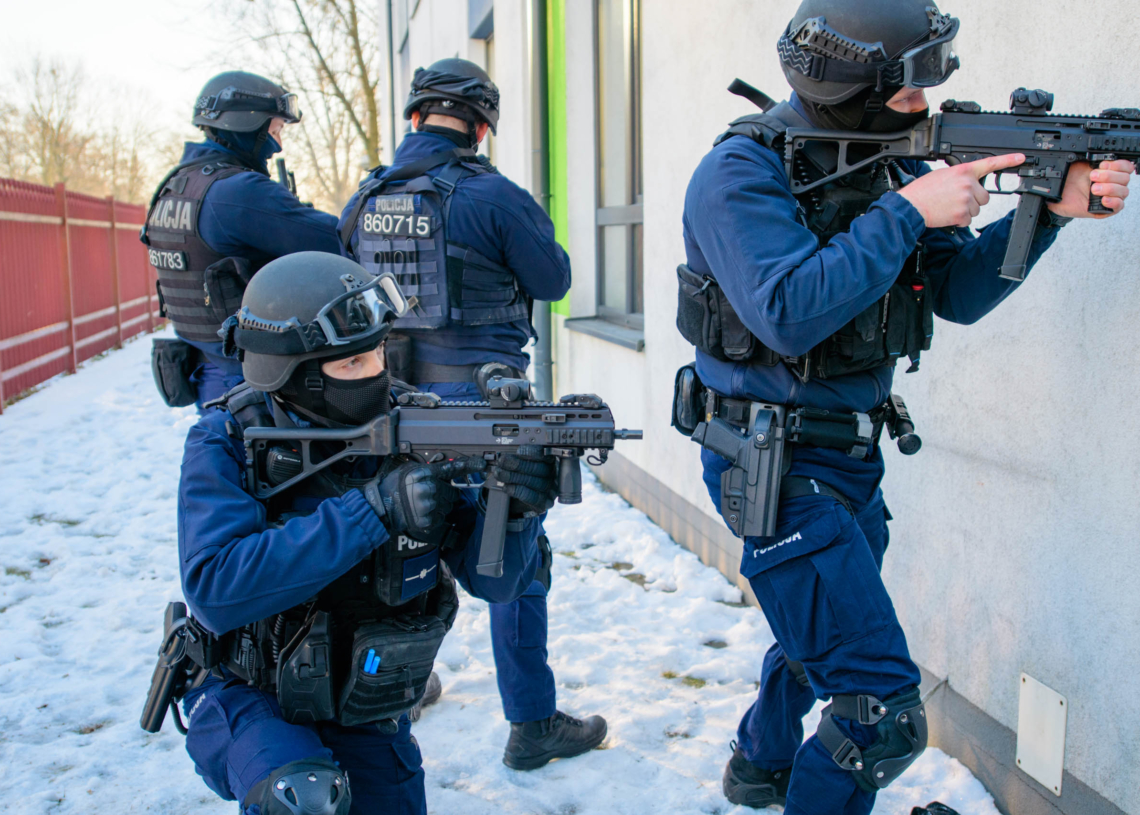 Strzały w łódzkiej szkole! Spokojnie, to tylko ćwiczenia