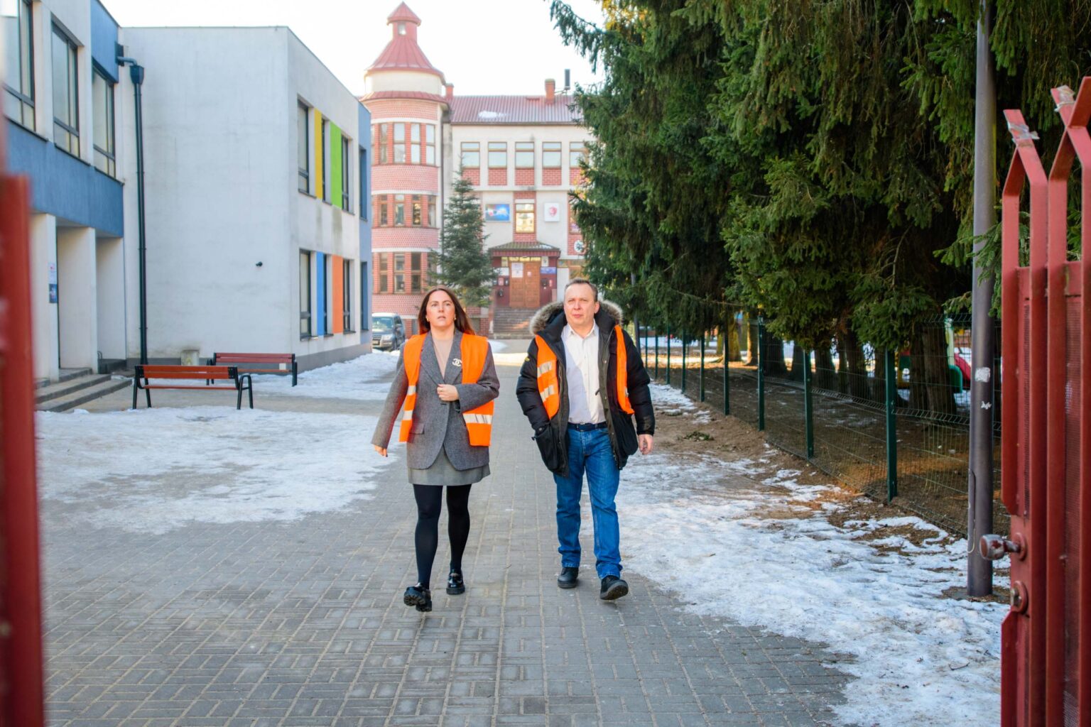 Cwiczenia kontrterrorystow w szkole fot Sebastian Szwajkowski 19
