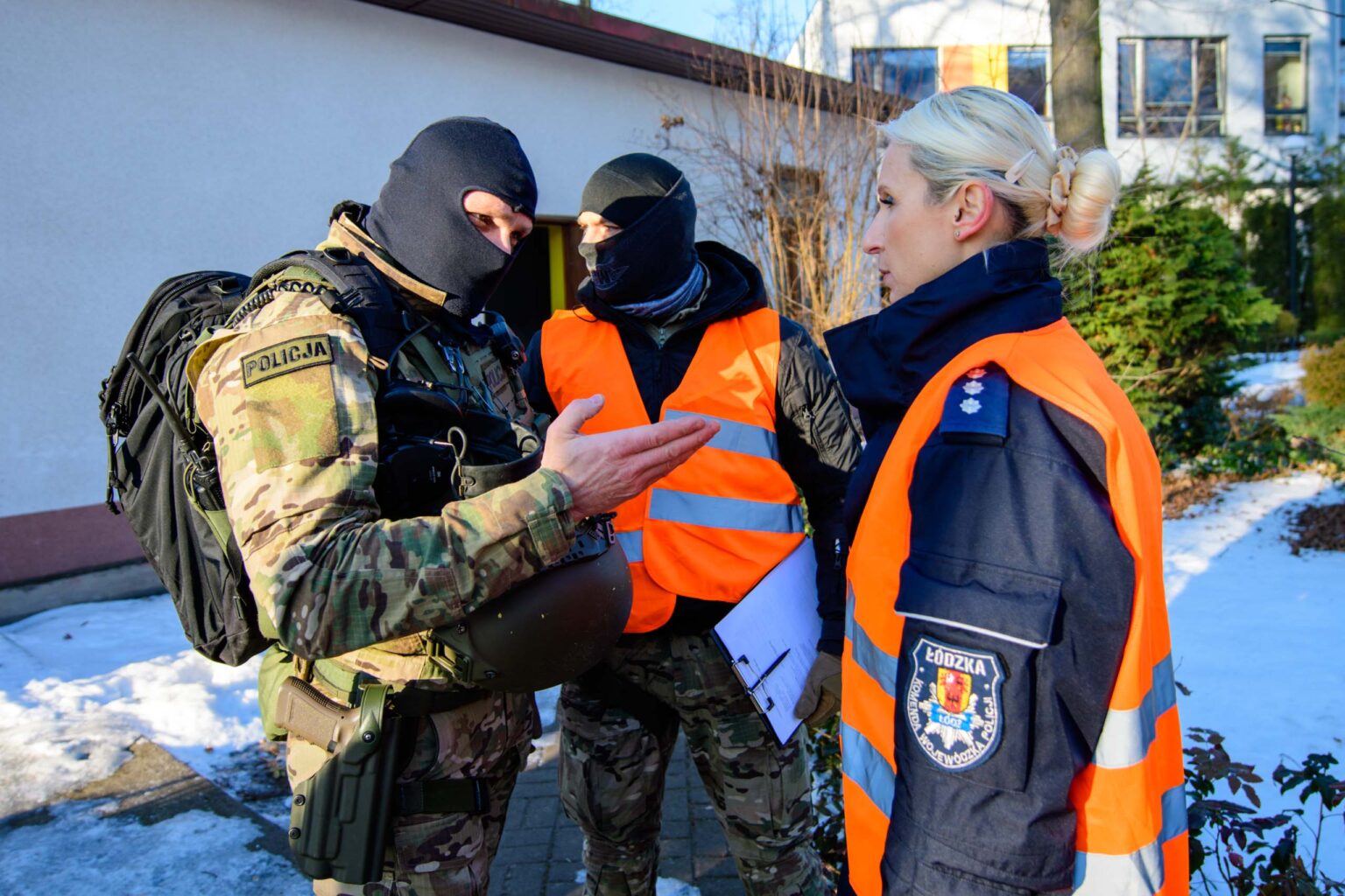 Cwiczenia kontrterrorystow w szkole fot Sebastian Szwajkowski 24 1