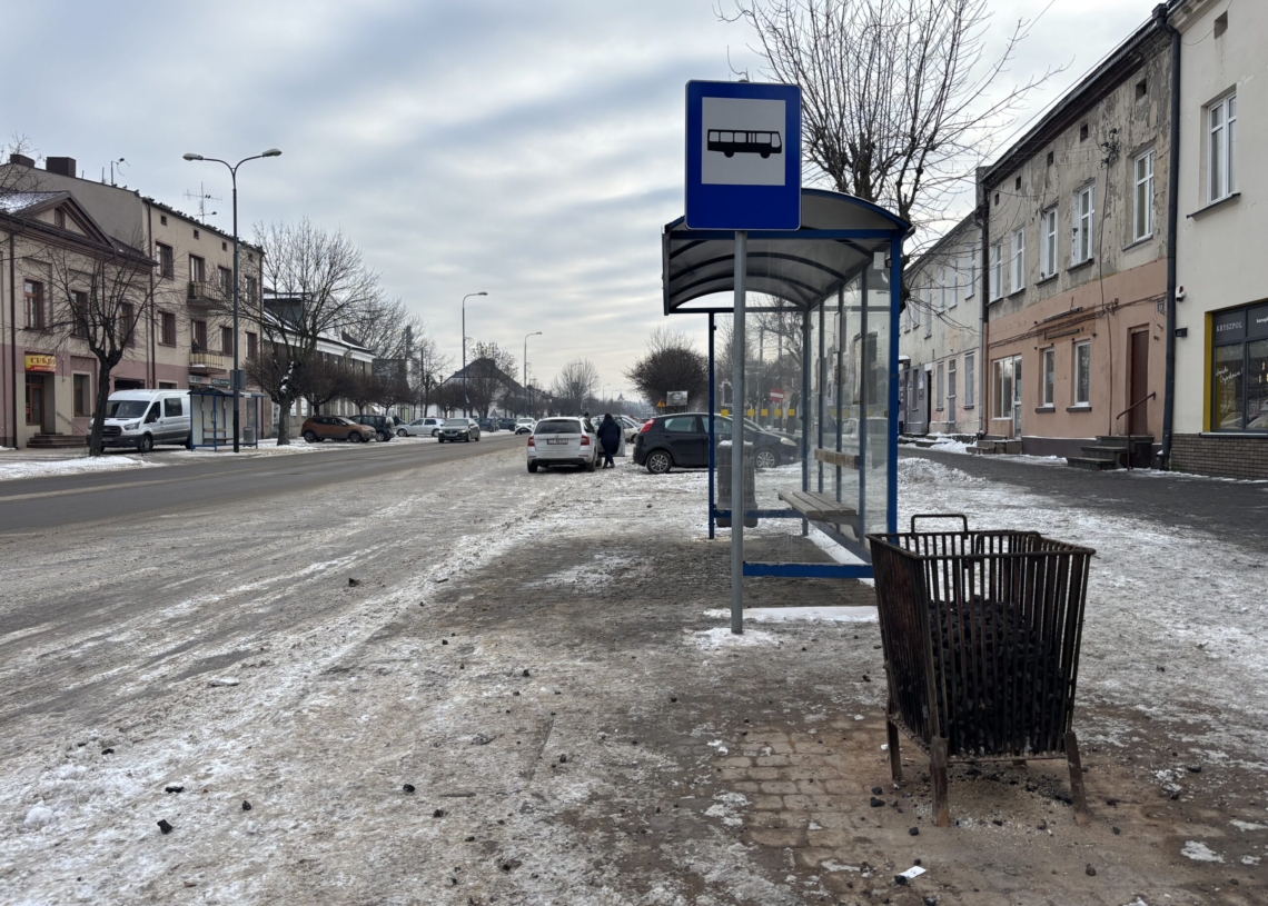 Koksowniki na przystankach w Ozorkowie. Czy wszyscy mieszkańcy popierają ten pomysł?