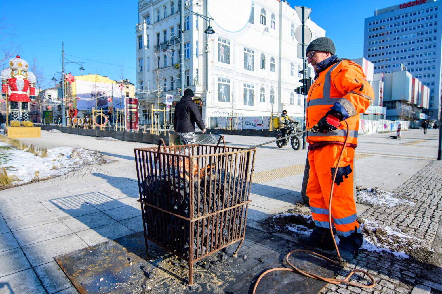 Koksowniki na lodzkich przystankach fot Sebastian Szwajkowski 8