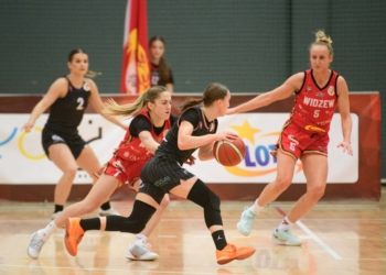 Koszykarskie derby Łodzi dla ŁKS! Wygrana z Widzewem 70:63 [ZDJĘCIA]