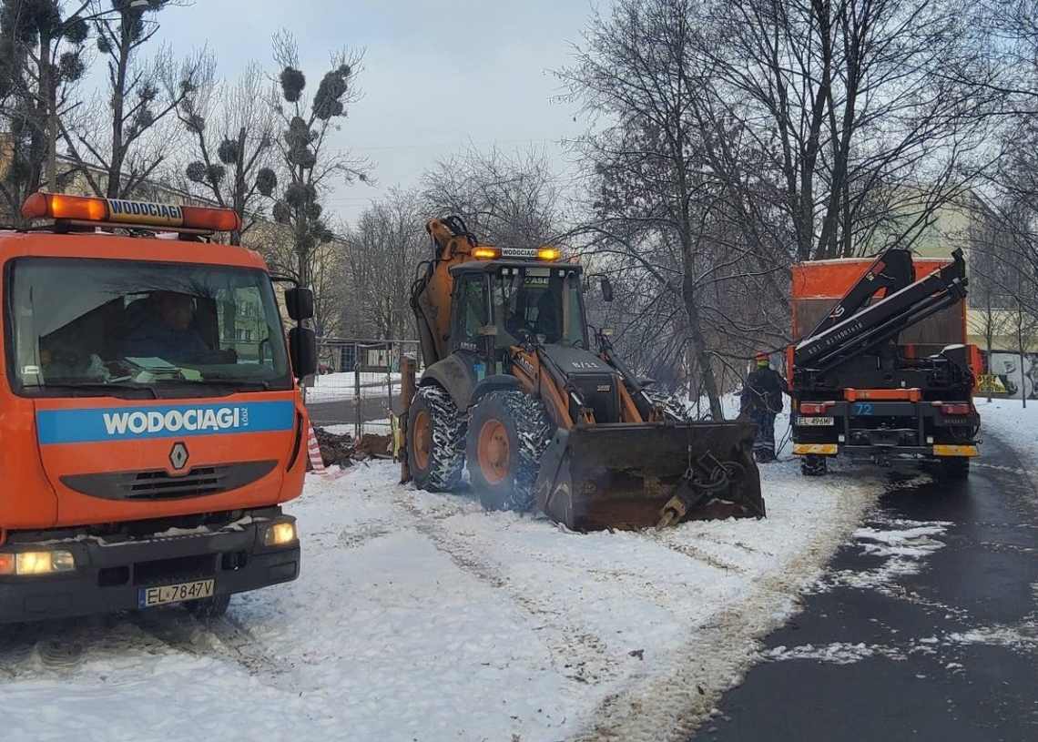 Awarie wodociągowe w Łodzi. Brak wody w wielu blokach na Retkini