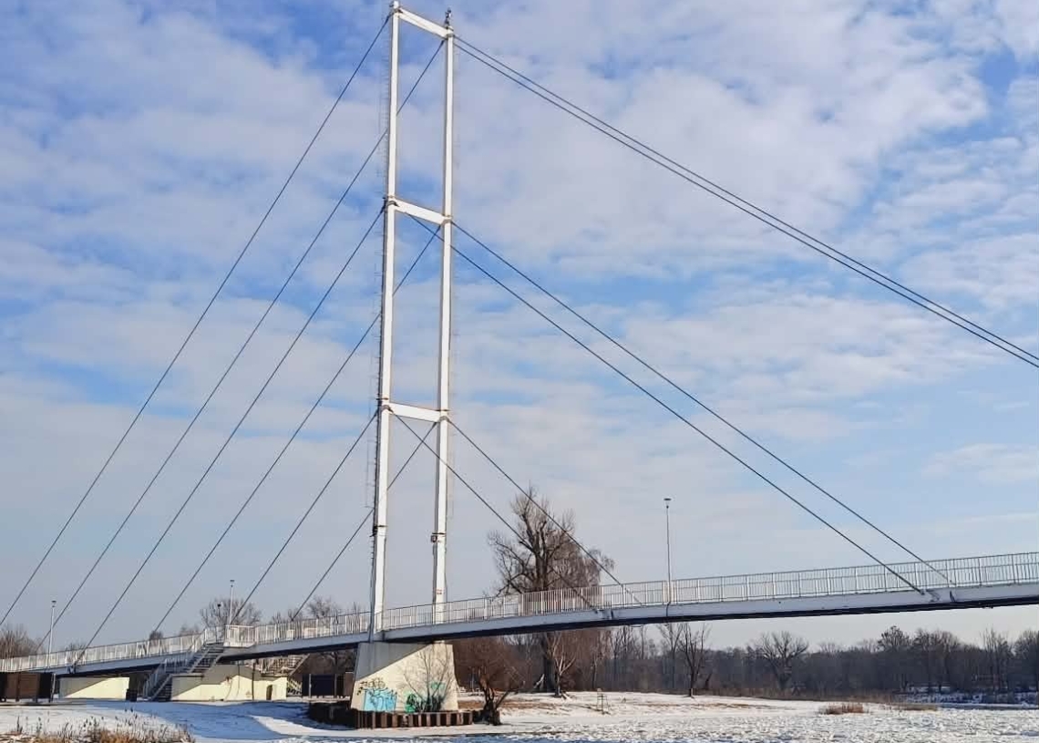 Warta skuta lodem. Mieszkańcy zachwyceni krajobrazem, ale czy są powody do niepokoju?