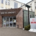 Pies z ogromnym nowotworem umierał na ulicy. Właścicielka stanęła przed sądem
