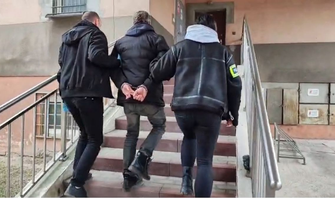 Znęcał się nad partnerką, zabił jej psa. Areszt dla 37-latka
