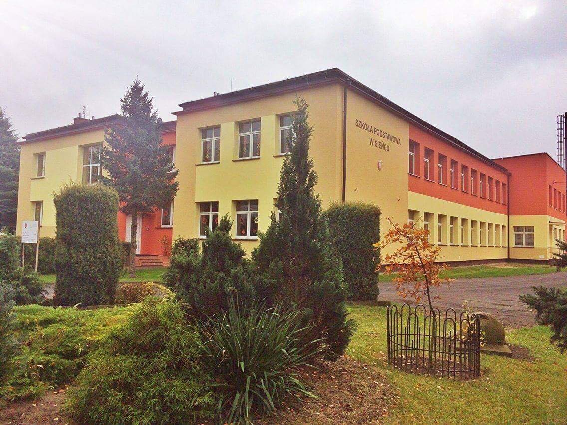 Szkoła podstawowa w Sieńcu nie zostanie zamknięta. Będzie jednak podwyżka podatków