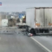 Potężne utrudnienia na A1. Przejazd blokują rozbite ciężarówka i laweta