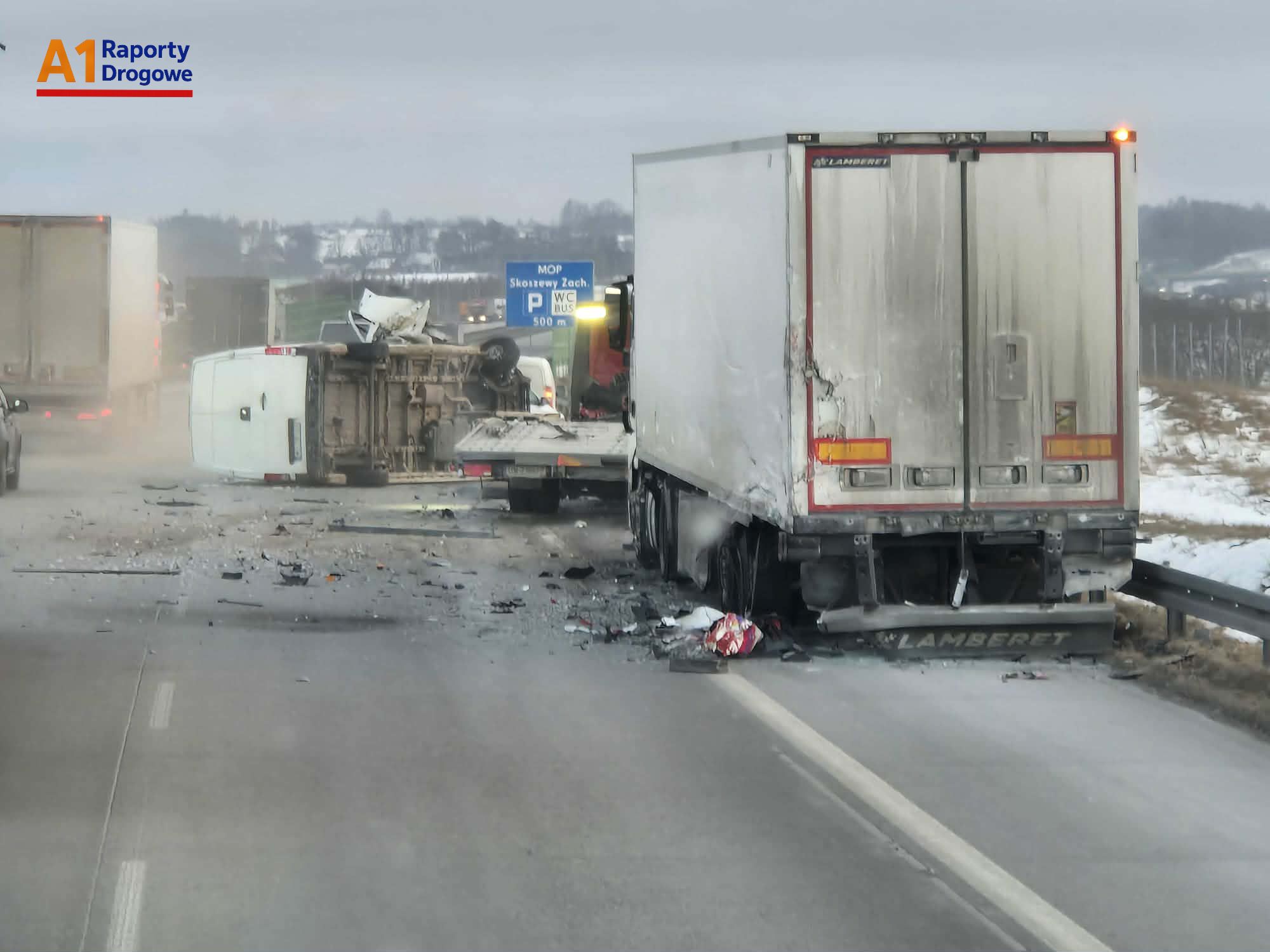 Potężne utrudnienia na A1. Przejazd blokują rozbite ciężarówka i laweta