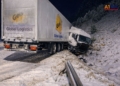 Ciężarówka w rowie na A1. Duże utrudnienia na autostradzie 1 Ciężarówka w rowie na A1. Duże utrudnienia na autostradzie