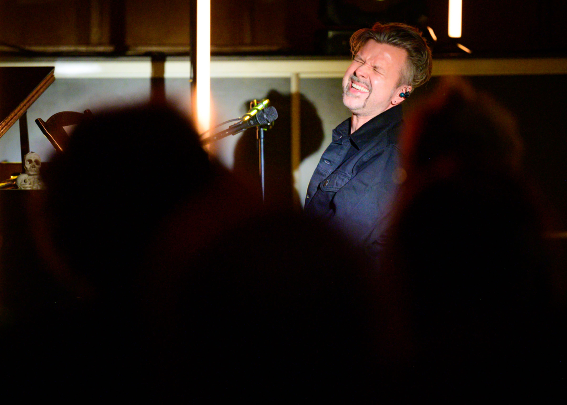 Kev Fox i Łukasz Lach na jednej scenie. Koncert w Studiu im. Henryka Debicha [ZDJĘCIA]