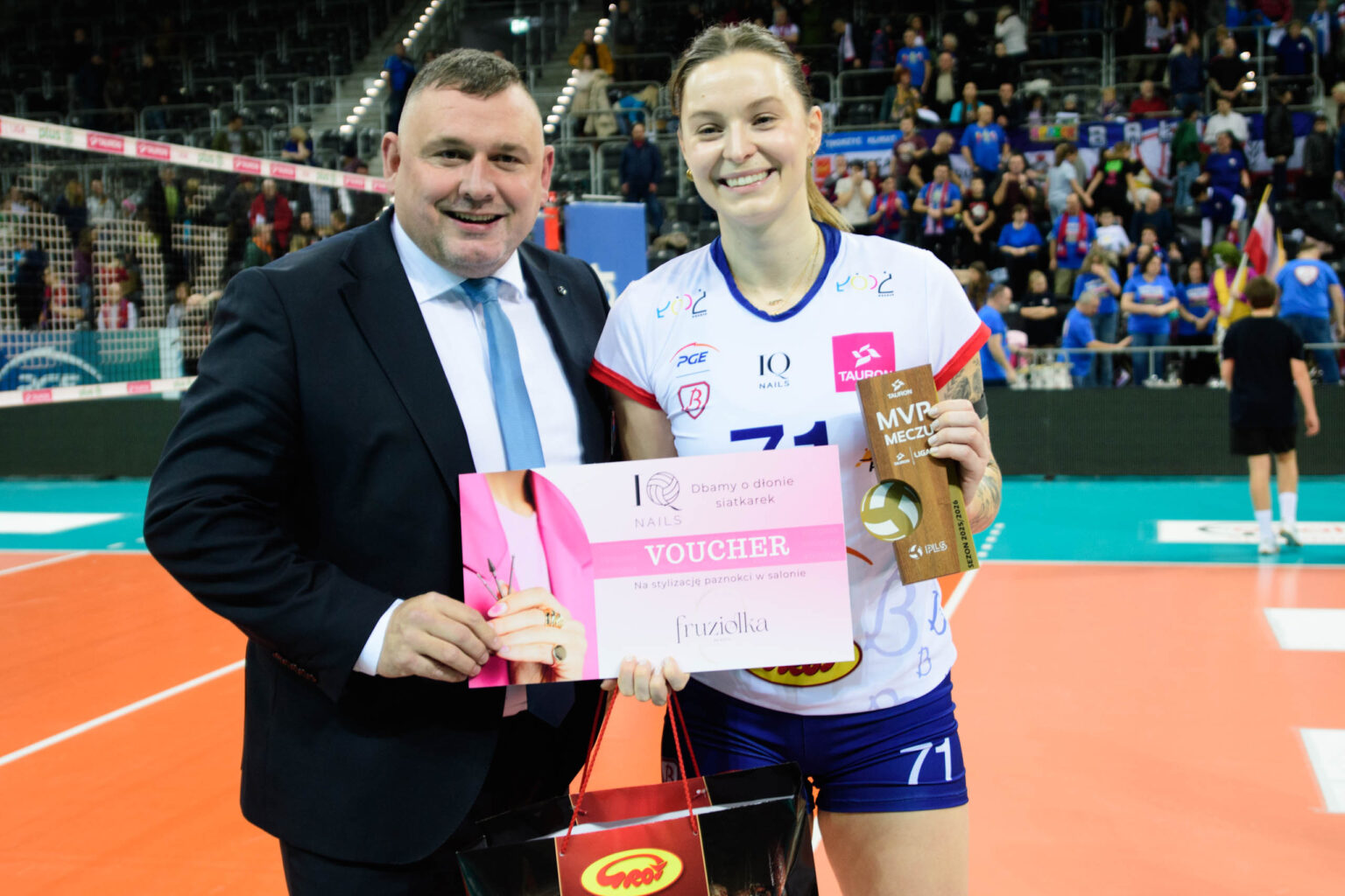 PGE Budowlane z Pucharem i wygrany mecz z Volley Wrocław fot Sebastian Szwajkowski_2 PGE Budowlane z Pucharem i wygrany mecz z Volley Wroclaw fot Sebastian Szwajkowski 2