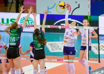 PGE Budowlane z Pucharem i wygrany mecz z Volley Wroclaw fot Sebastian Szwajkowski 36