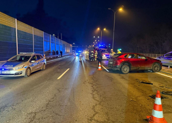 Zablokowana DK91 w Tuszynie. Dwa wypadki, trzy osoby ranne, cztery rozbite samochody