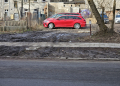 Zamiast zieleni rozjechane trawniki. Problem w całej Łodzi