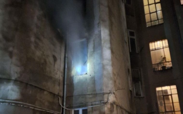 Pożar w centrum Łodzi. Kobieta wyskoczyła przez okno, fot. Straż