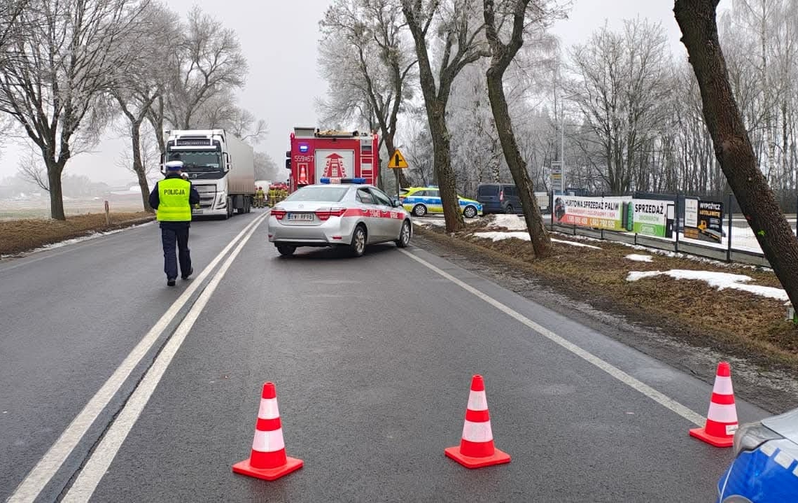 Groźny wypadek na DK43. Jedna osoba ranna, są utrudnienia