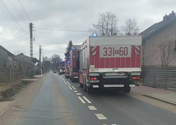 Ewakuacja szkoły w Łęcznie. Powodem rozpylenie chemikaliów, zdj. dzięki uprzejmości sulejow24.com