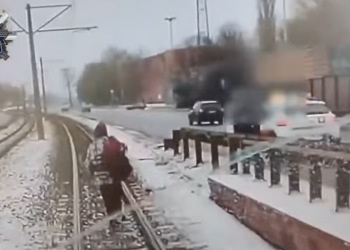Zablokowała ruch tramwajów. Zdenerwowała się na motorniczego [WIDEO]