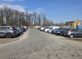 Parkingi przy dworcu kolejowym zapełnione. W Tomaszowie Mazowieckim powstaną dwa kolejne