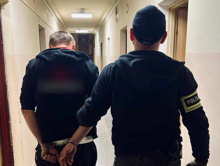 Okradł na prawie 30 tysięcy złotych, trafił do aresztu śledczego. Grozi mu do 5 lat więzienia