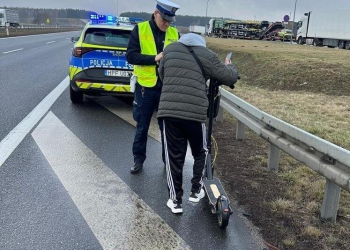 Hulajnogą jechał po S8. Spieszył się... na zabieg kosmetyczny