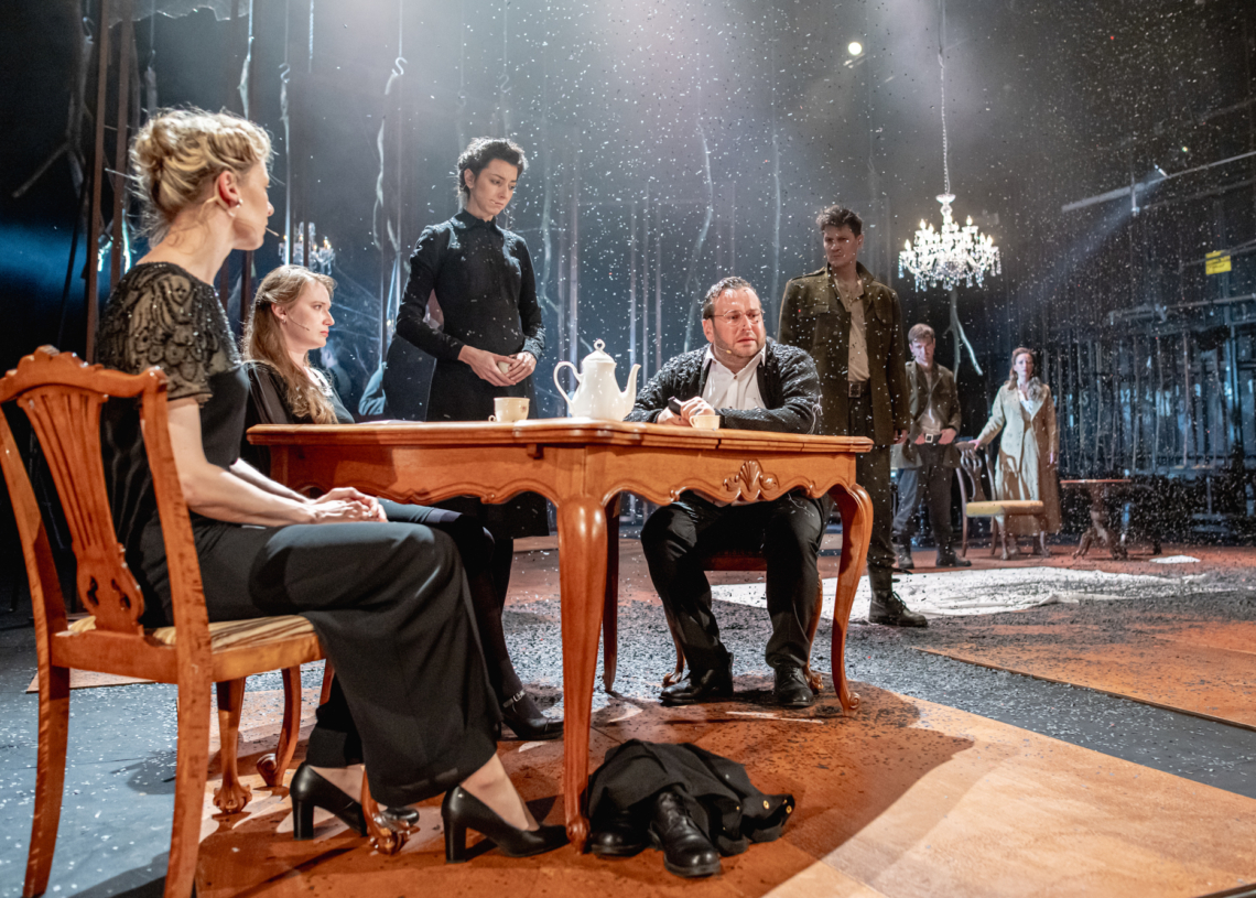 W środku dnia | Dzień teatru [PODCAST]