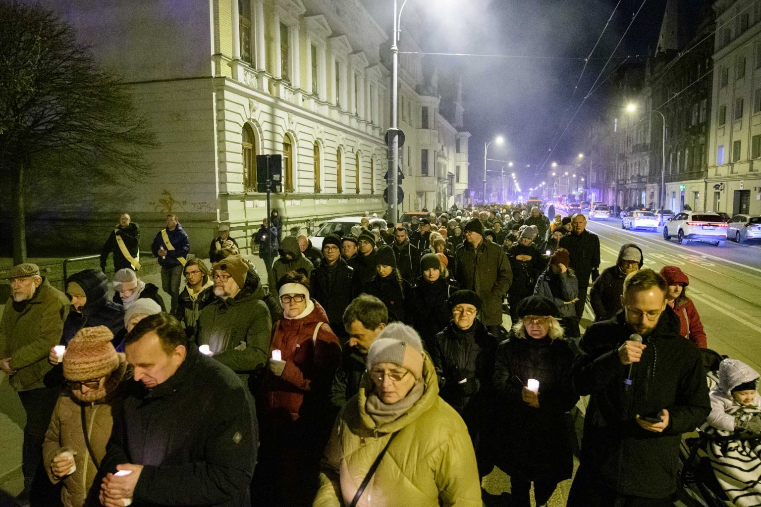 Ekumeniczna Droga krzyzowa fot Sebastian Szwajkowski 3
