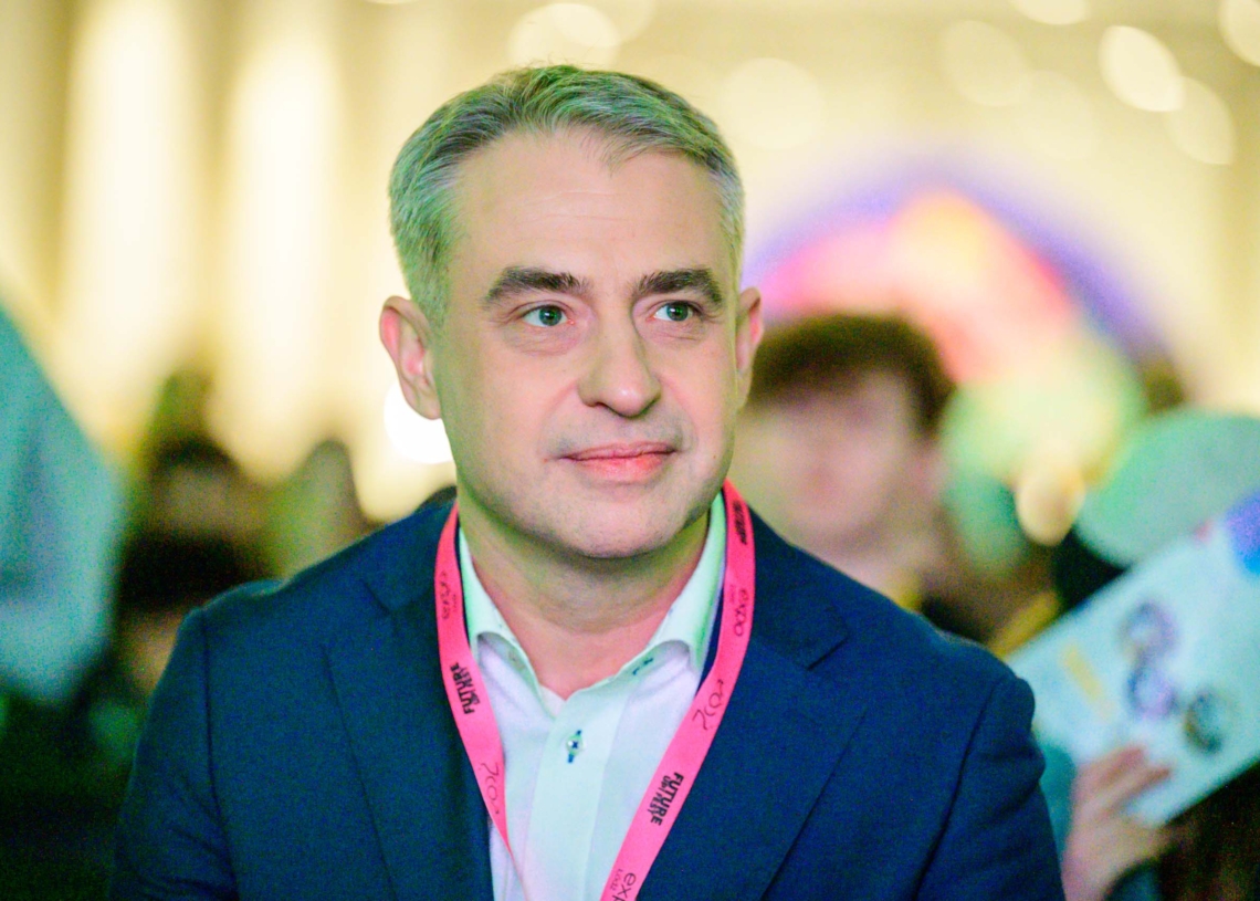 Minister Gawkowski o zakazie mediów społecznościowych dla dzieci. „Państwo musi założyć chomąto na platformy” [ZDJĘCIA]