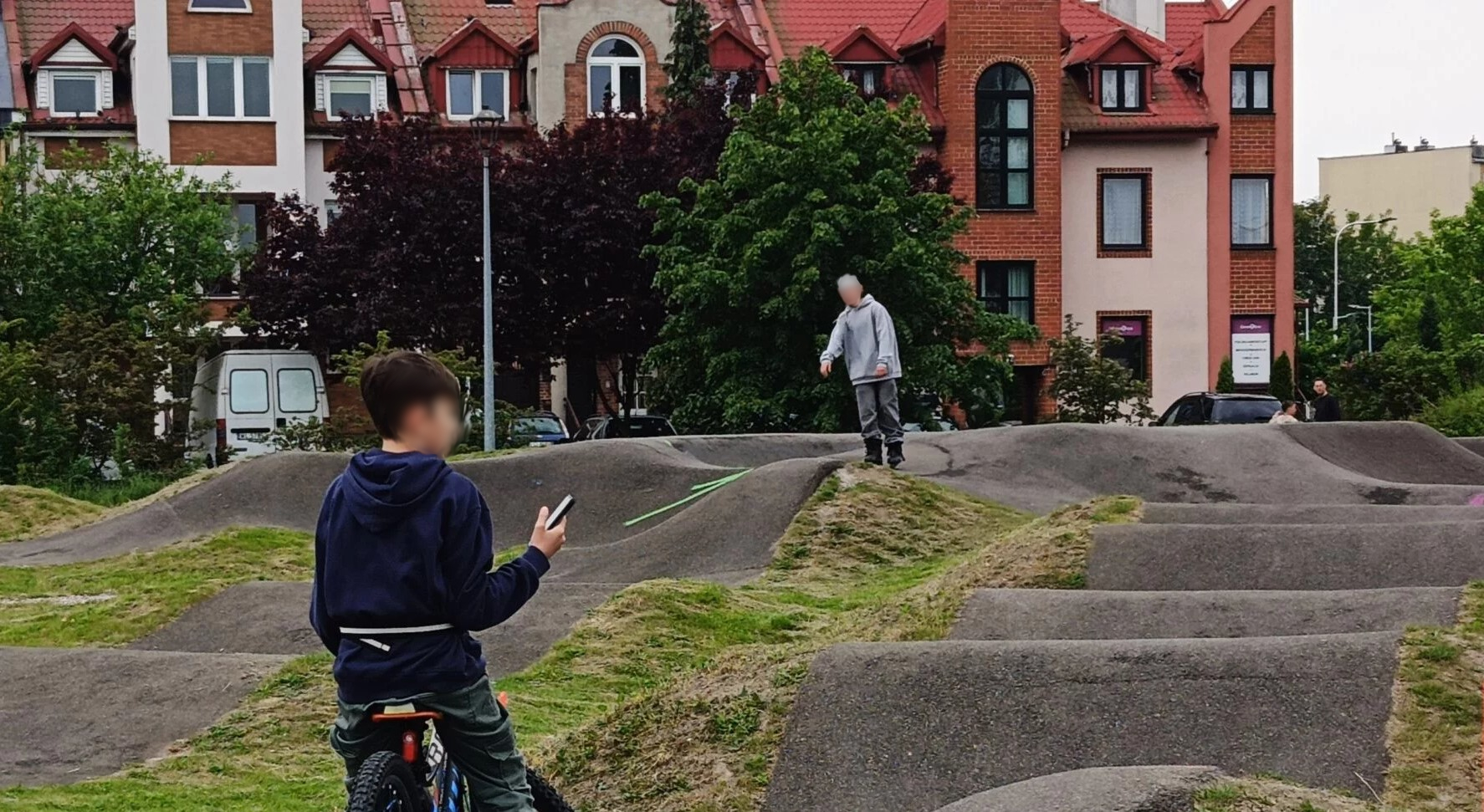 Agresywna młodzież w Sieradzu. Seniorzy boją się wychodzić z domu