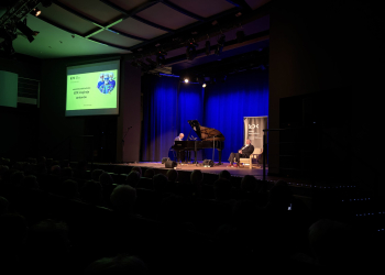 ŁDK inspiruje seniorów. Recital Bohdana Łazuki