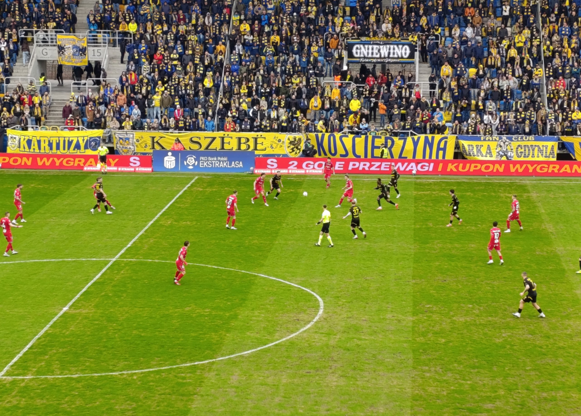 Arka Gdynia - Widzew Łódź 0:0. Wymęczony punkt na trudnym terenie. W cieniu kontrowersji 1 Arka Gdynia - Widzew Łódź