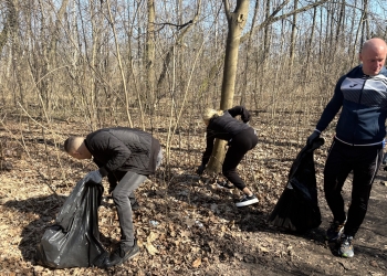 Wielkie sprzątanie Parku na Zdrowiu. "Zależy nam na tym, żeby było czysto"