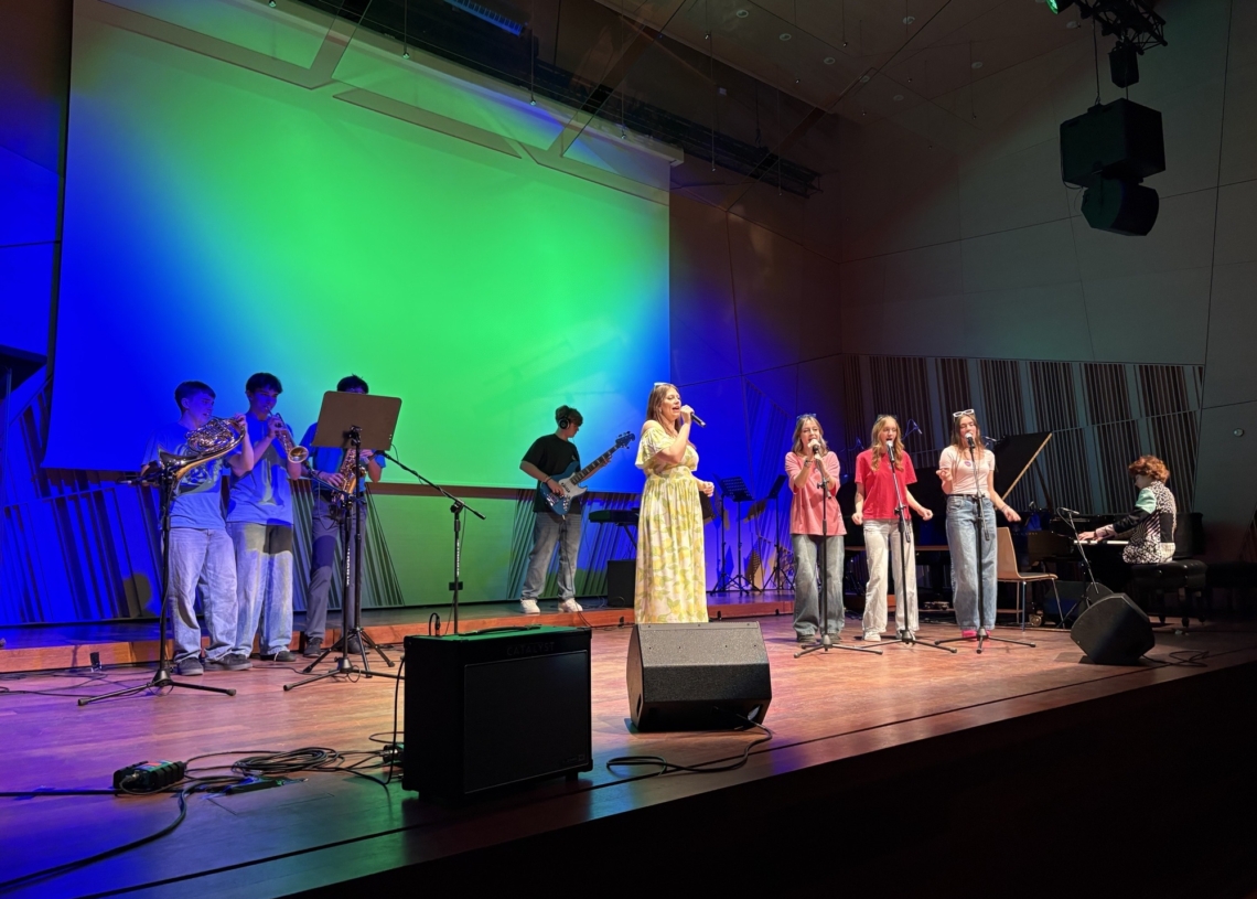 Uczniowie zagrali dla chorych dzieci. Jubileuszowy koncert dla Fundacji „Dom w Łodzi”